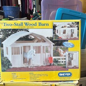 Breyer Two-Stall Wood Barn #305